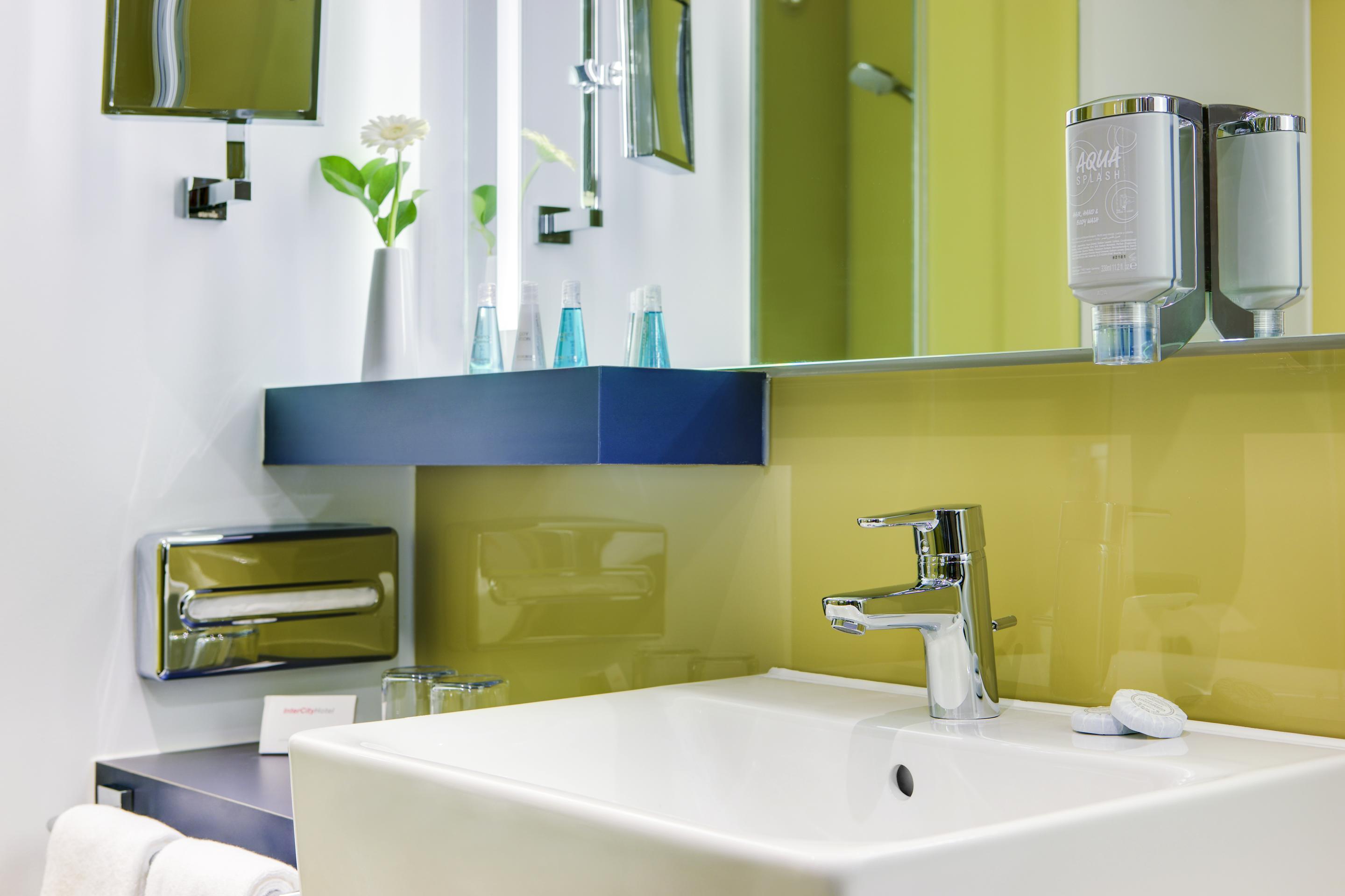Intercityhotel אנסחדה מראה חיצוני תמונה