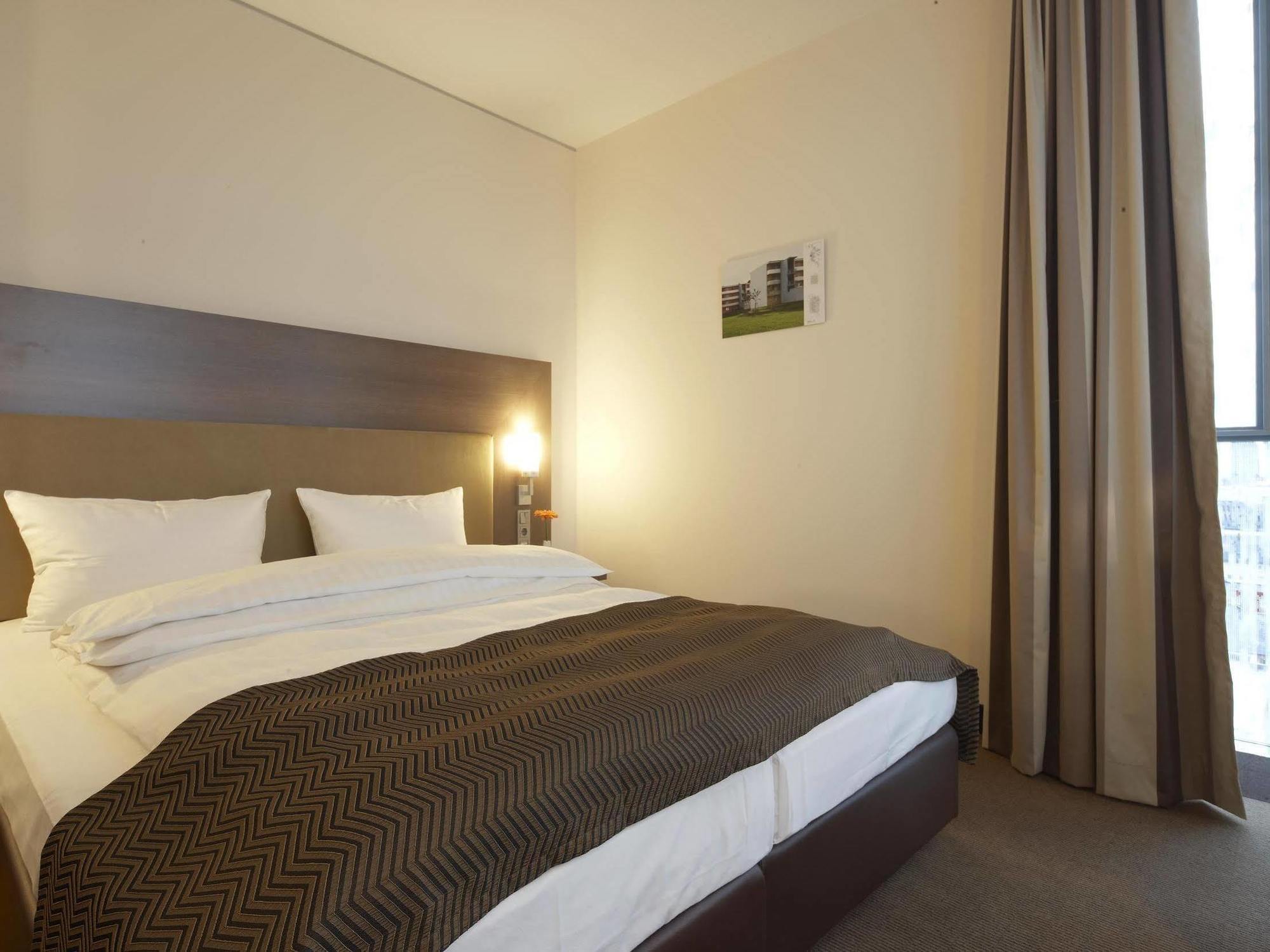 Intercityhotel אנסחדה מראה חיצוני תמונה